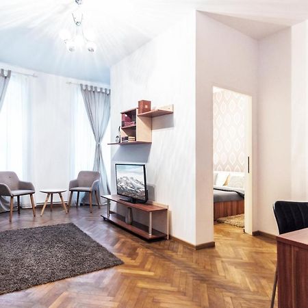 Sunny Old Town Apartment Брашов Экстерьер фото