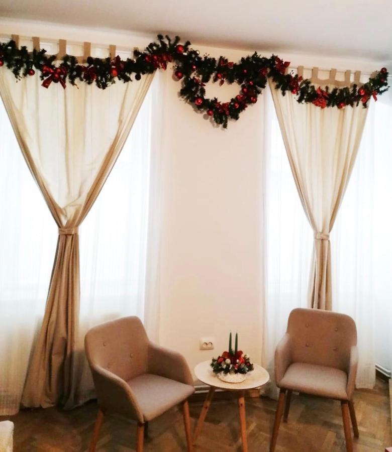 Sunny Old Town Apartment Брашов Экстерьер фото