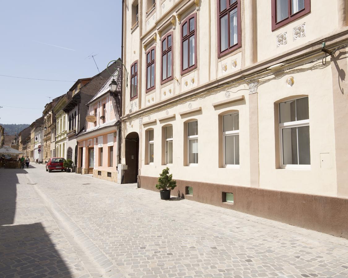 Sunny Old Town Apartment Брашов Экстерьер фото