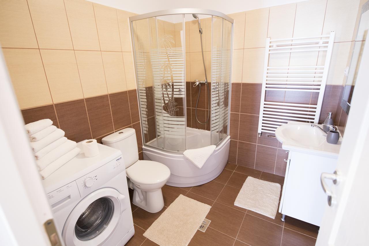 Sunny Old Town Apartment Брашов Экстерьер фото