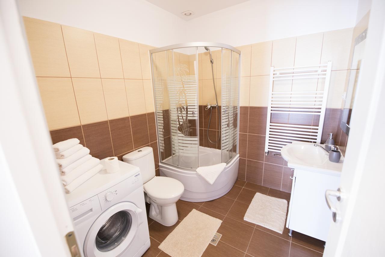 Sunny Old Town Apartment Брашов Экстерьер фото