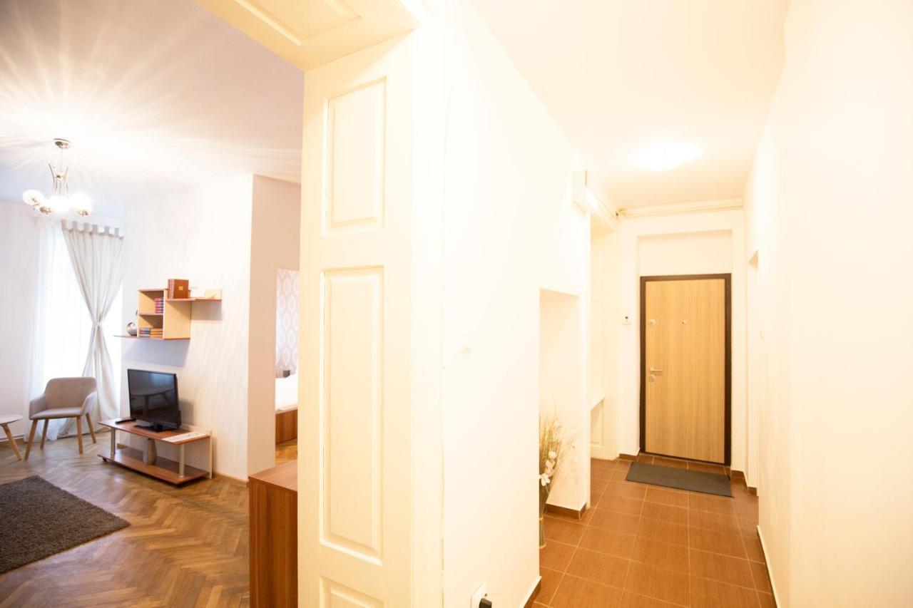 Sunny Old Town Apartment Брашов Экстерьер фото
