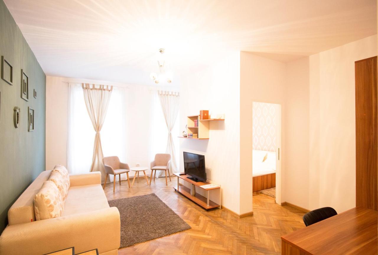 Sunny Old Town Apartment Брашов Экстерьер фото