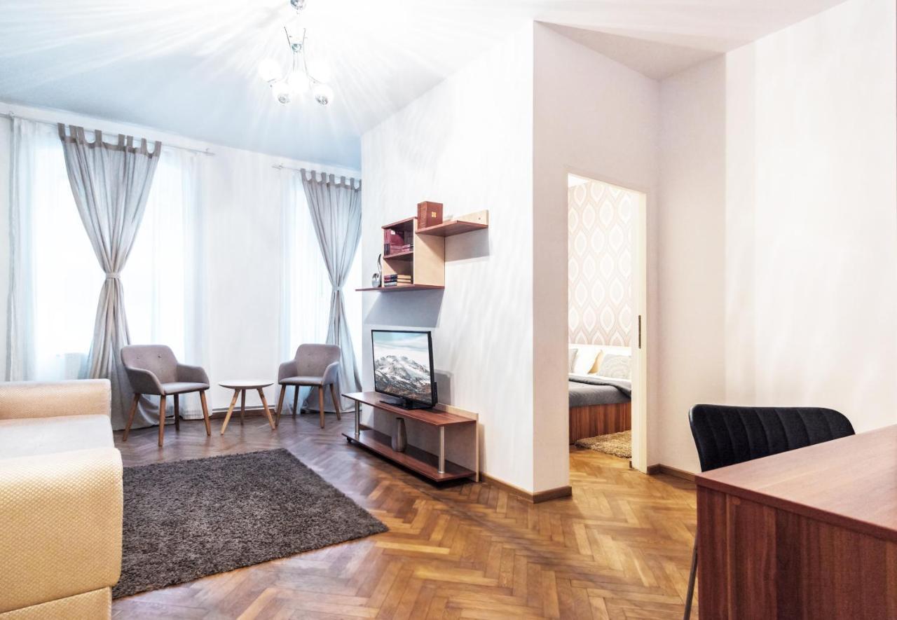 Sunny Old Town Apartment Брашов Экстерьер фото
