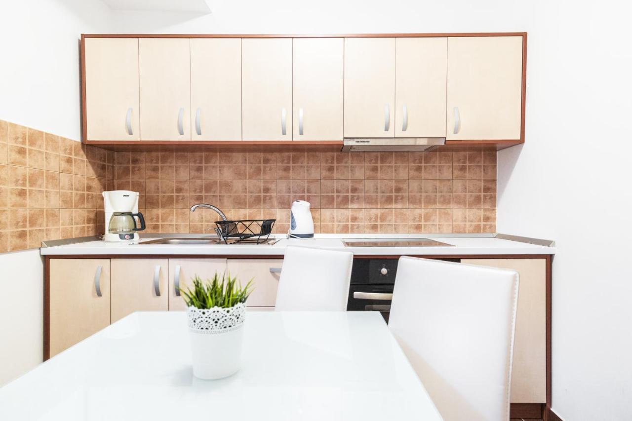 Sunny Old Town Apartment Брашов Экстерьер фото