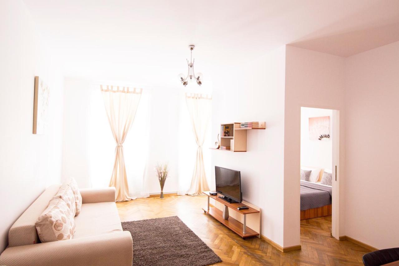 Sunny Old Town Apartment Брашов Экстерьер фото